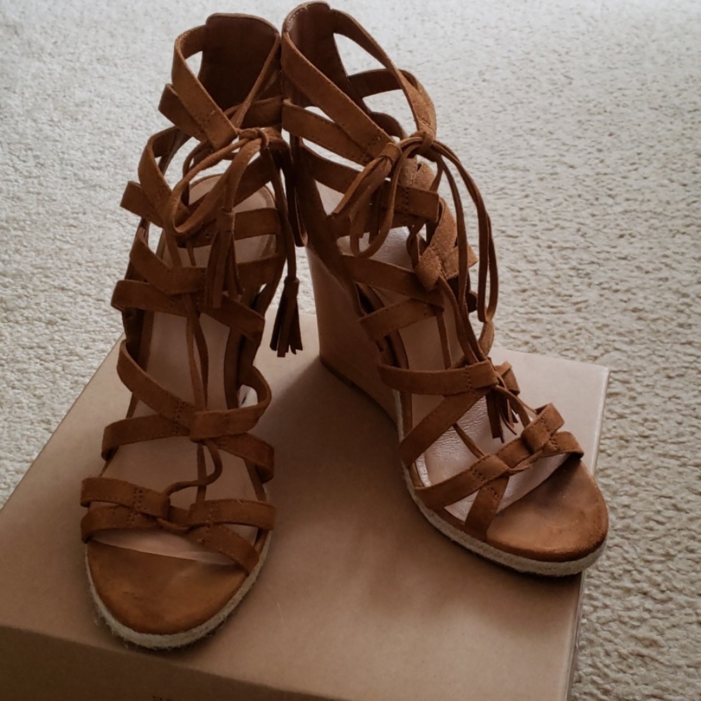 Wedge heels